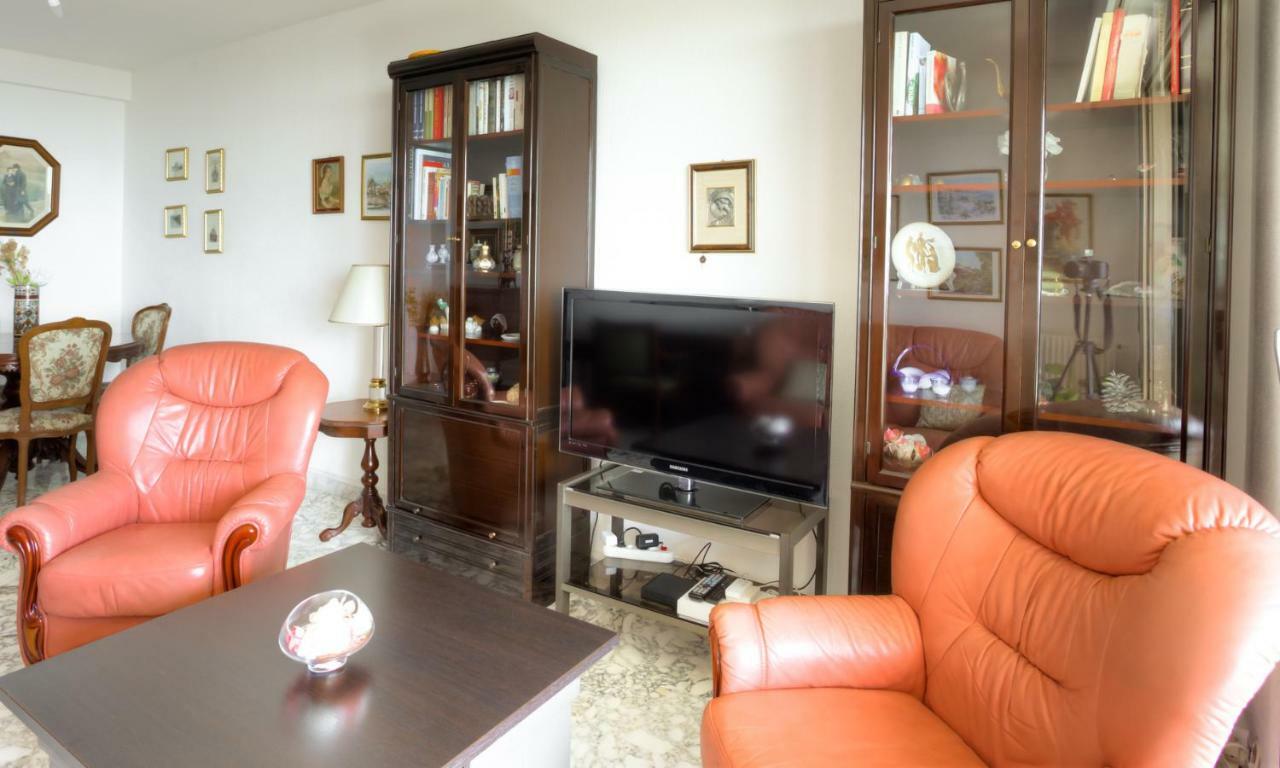 Confortable 3 Pieces Avec Superbe Vue Mer Apartman Nizza Kültér fotó